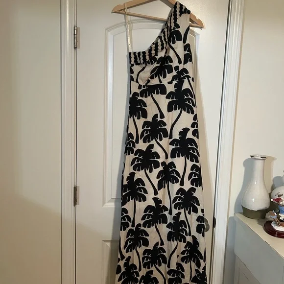 FARM Rio One-Shoulder Black and White Palm Dress - Picture 3 of 6